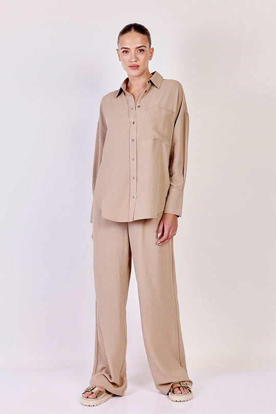 חולצה מכופתרת Wide Style בצבע בז'