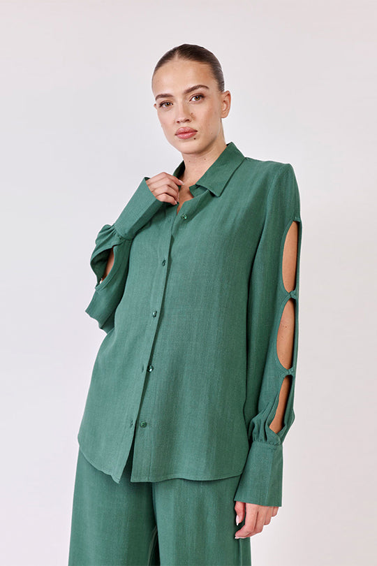 חולצת פשתן מכופתרת Cut Out Sleeves בצבע ירוק