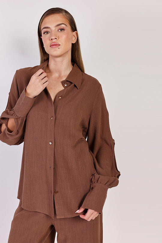 חולצת פשתן מכופתרת Cut Out Sleeves בצבע חום