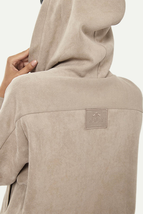 קפוצ׳ון זמש עם כפתורים בצבע קרם