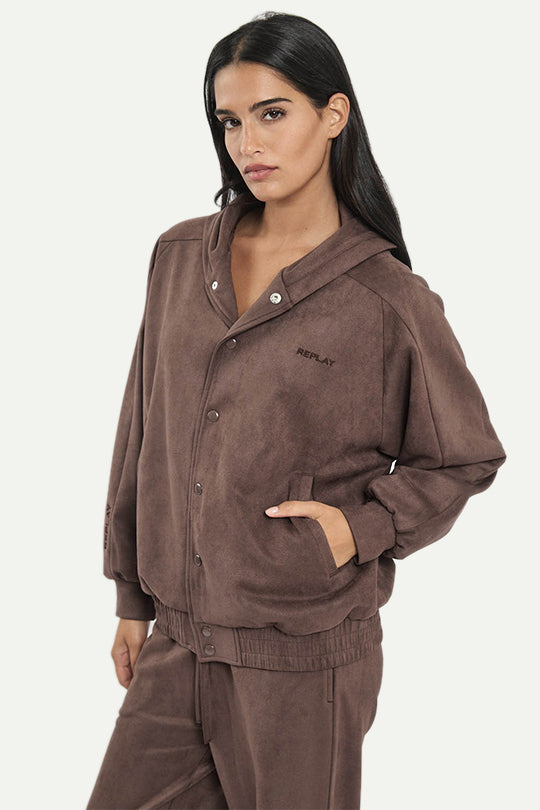 קפוצ׳ון זמש עם כפתורים בצבע חום