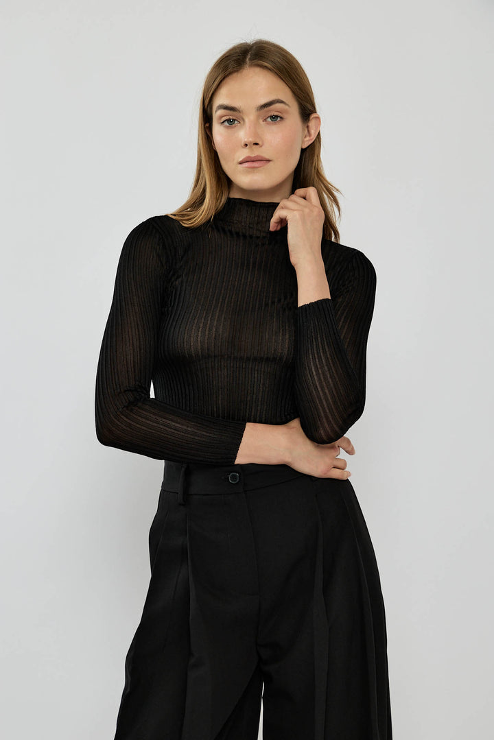 חולצת ריב ארוכה בצבע שחור