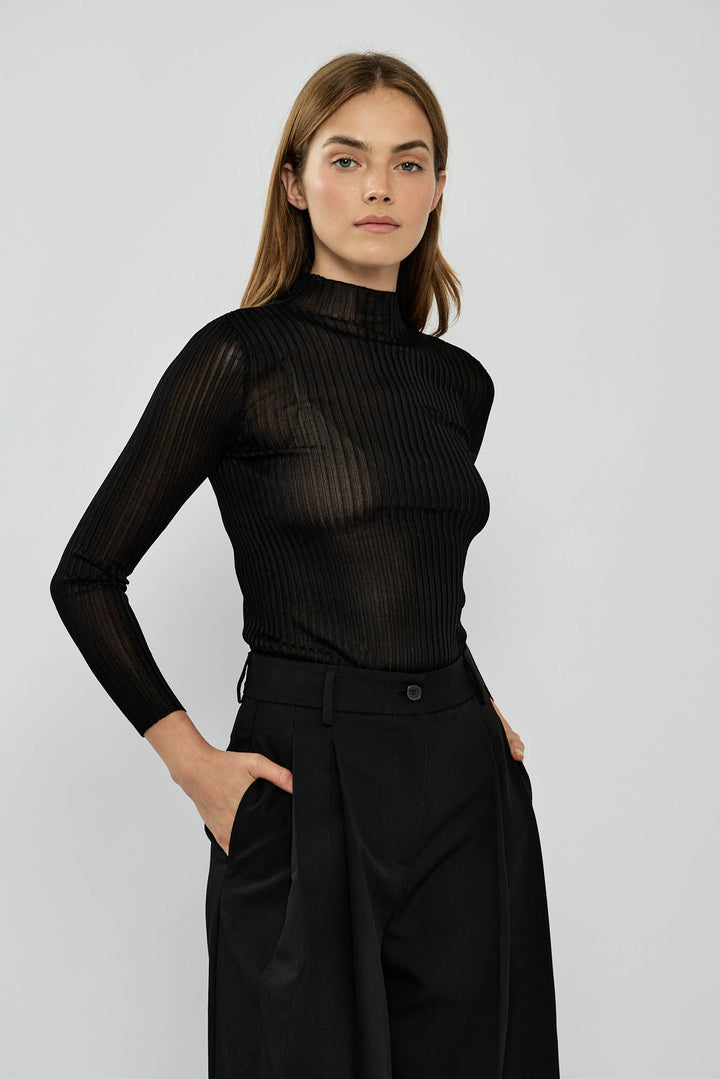 חולצת ריב ארוכה בצבע שחור