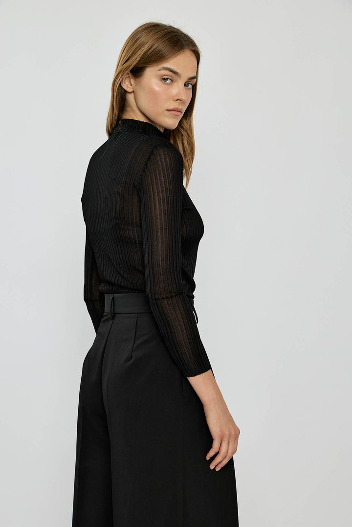 חולצת ריב ארוכה בצבע שחור