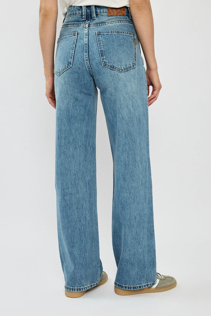 ג'ינס MADISON בגזרה ישרה בצבע כחול