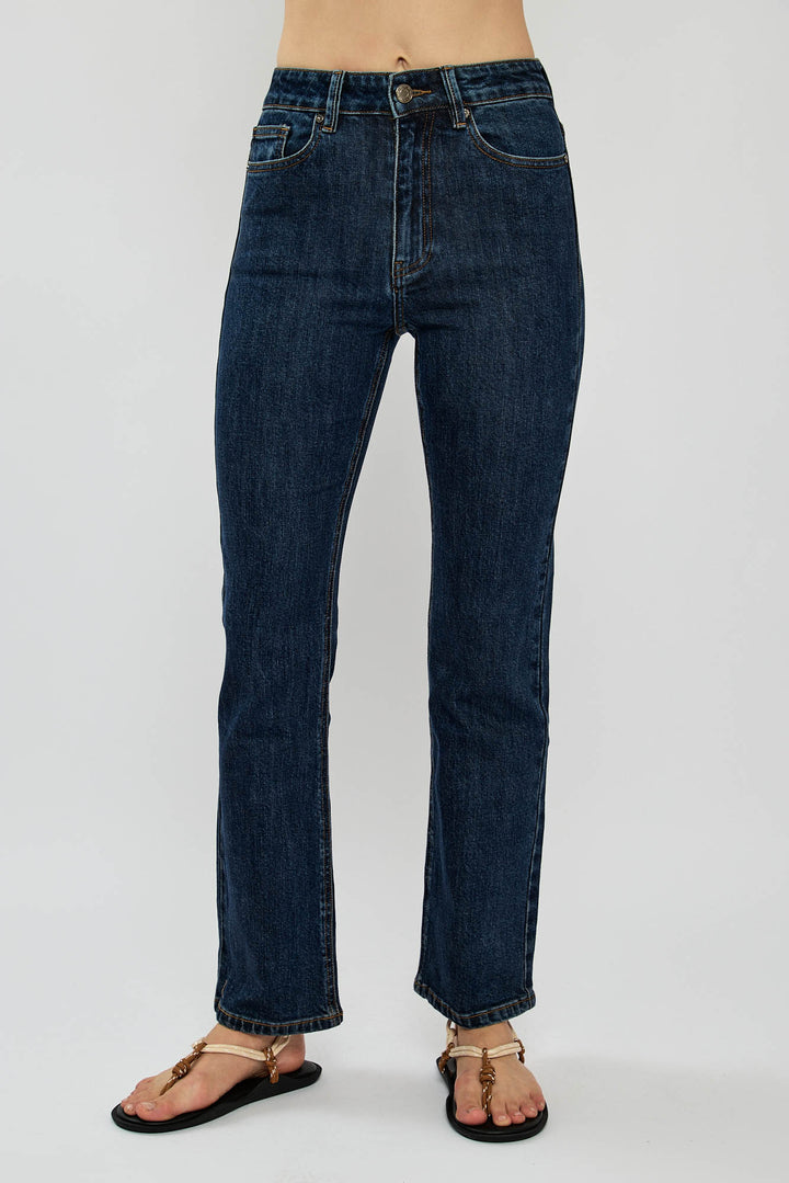 ג'ינס NINA בגזרה ישרה בצבע כחול