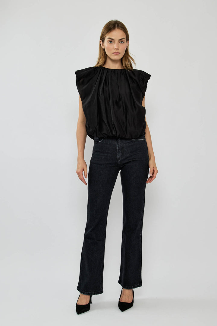 ג'ינס NINA בגזרה ישרה בצבע שחור