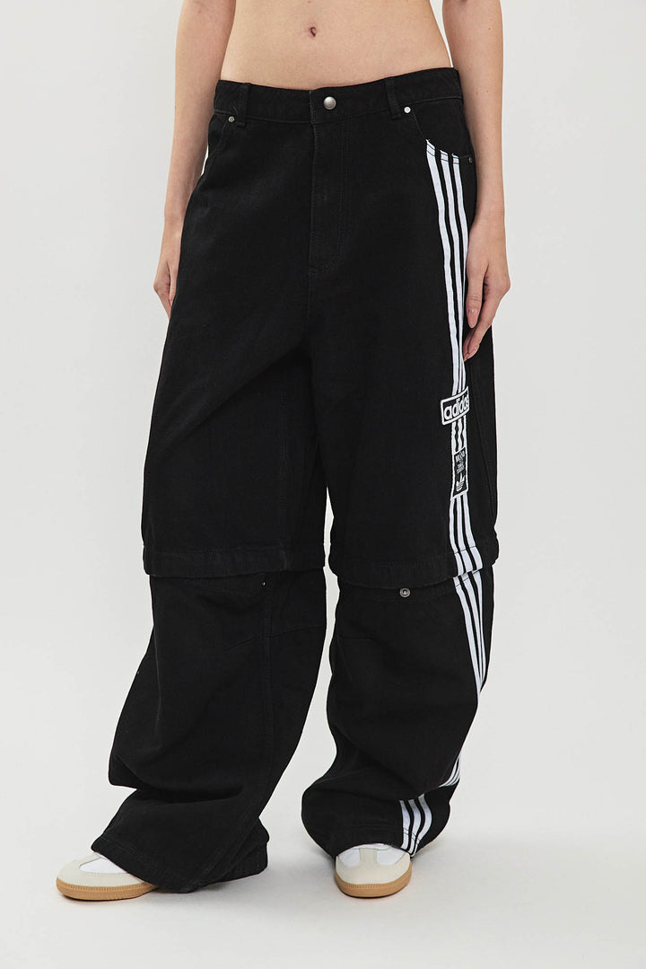 מכנסי דנים מתפרקים TRUE BLACK DENIM בצבע שחור
