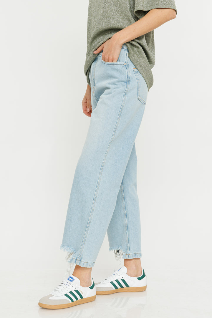 ג'ינס Riped בצבע כחול בהיר