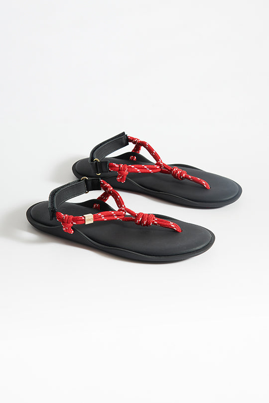 סנדלי Flowze Flo עם רצועה בצבע אדום