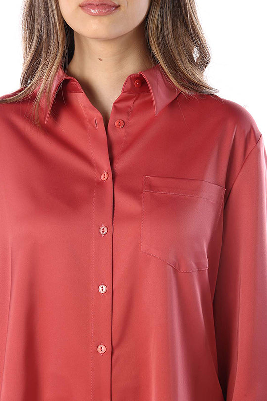 חולצה מכופתרת בצבע ורוד