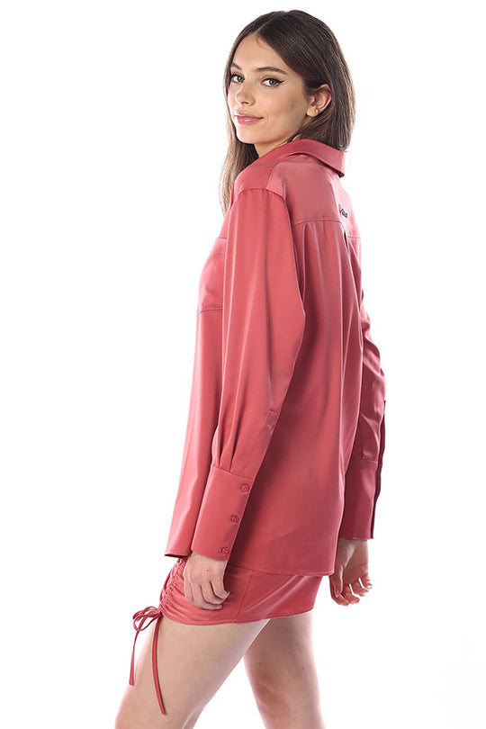 חולצה מכופתרת בצבע ורוד