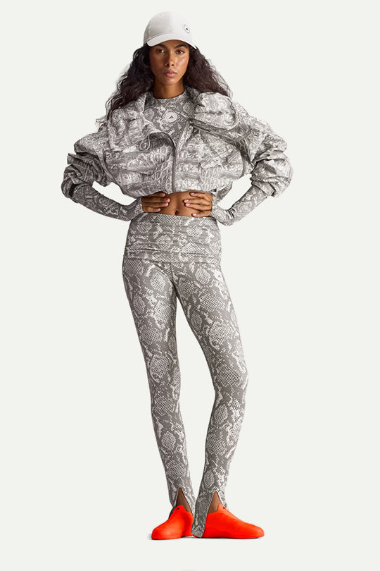 חולצת קרופ עם הדפס בצבע אפור