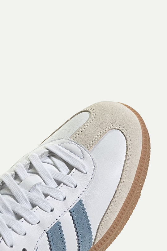 סניקרס דגם SAMBA OG בצבע לבן ותכלת