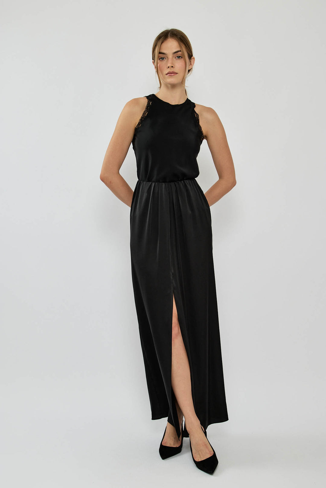 חצאית מקסי DENISE עם שסע קדמי בצבע שחור