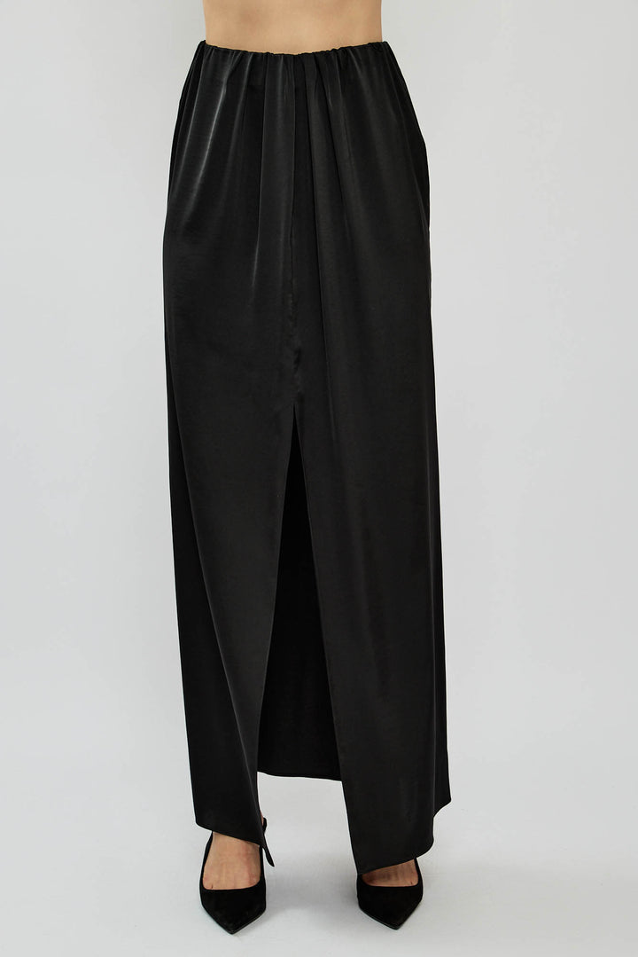 חצאית מקסי DENISE עם שסע קדמי בצבע שחור