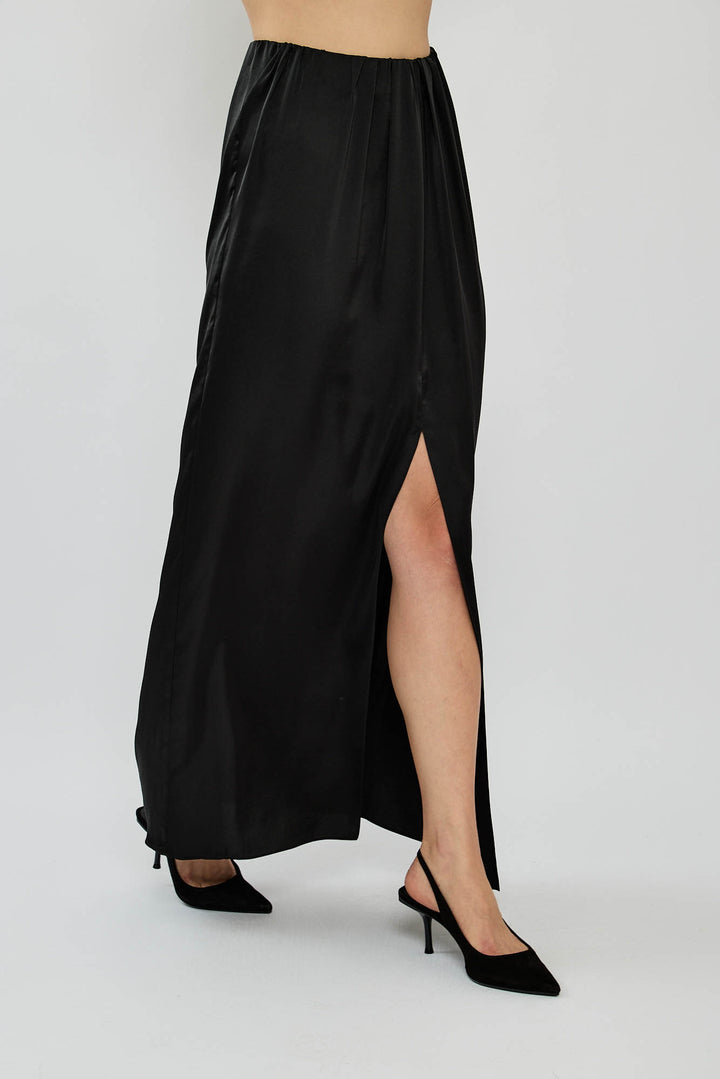 חצאית מקסי DENISE עם שסע קדמי בצבע שחור