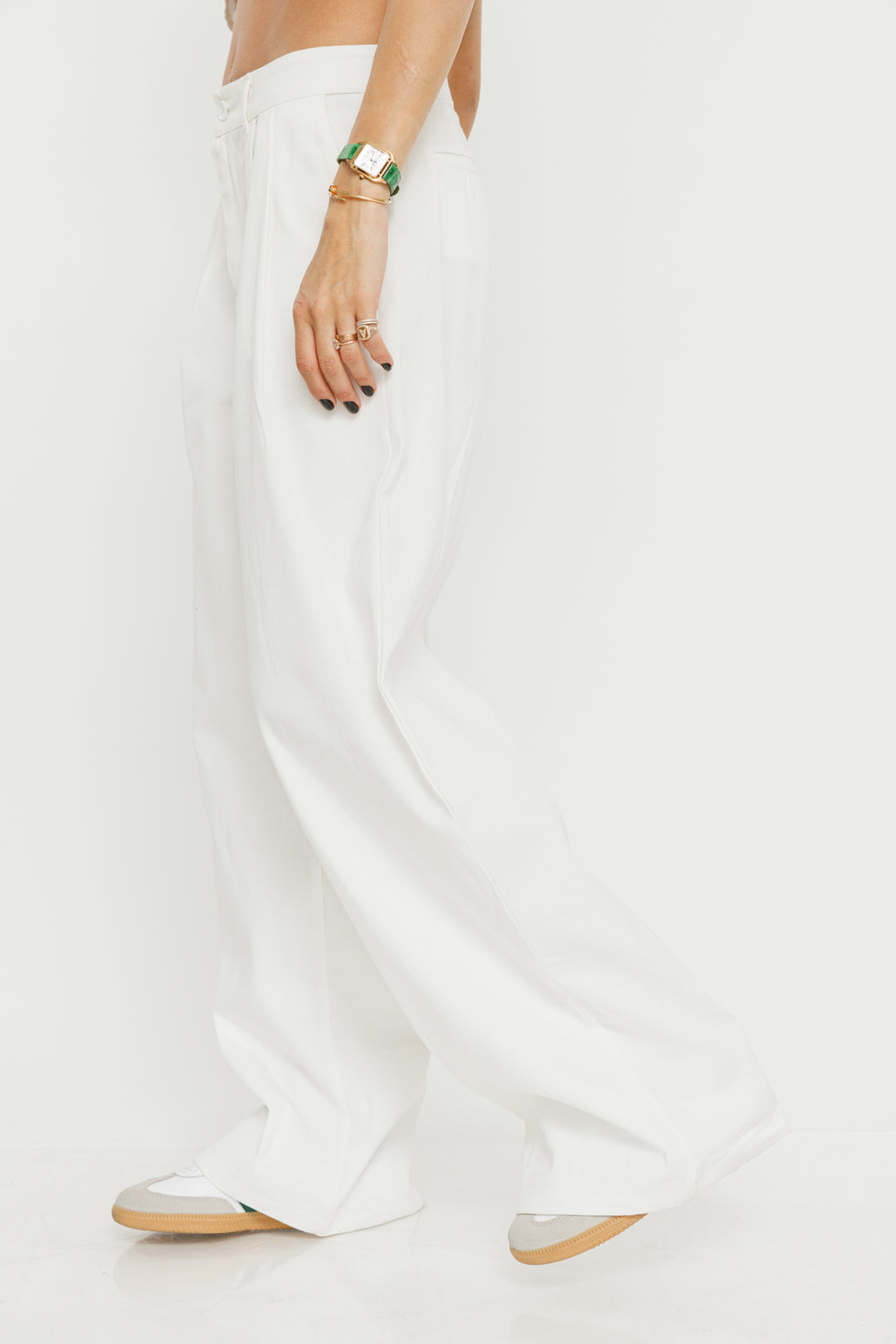 מכנסיים מחוייטים רחבים Mmy בצבע לבן