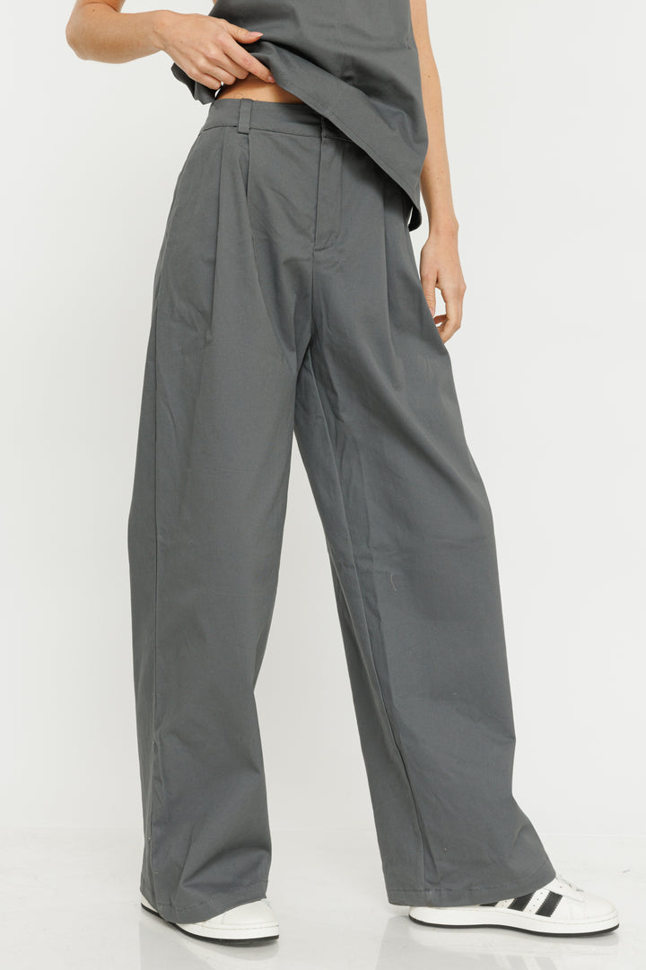 מכנסיים מחוייטים רחבים Mmy בצבע אפור