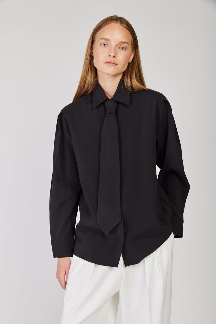 חולצה מכופתרת Viktoria בצבע שחור