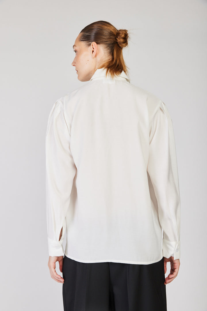 חולצה מכופתרת Viktoria בצבע לבן
