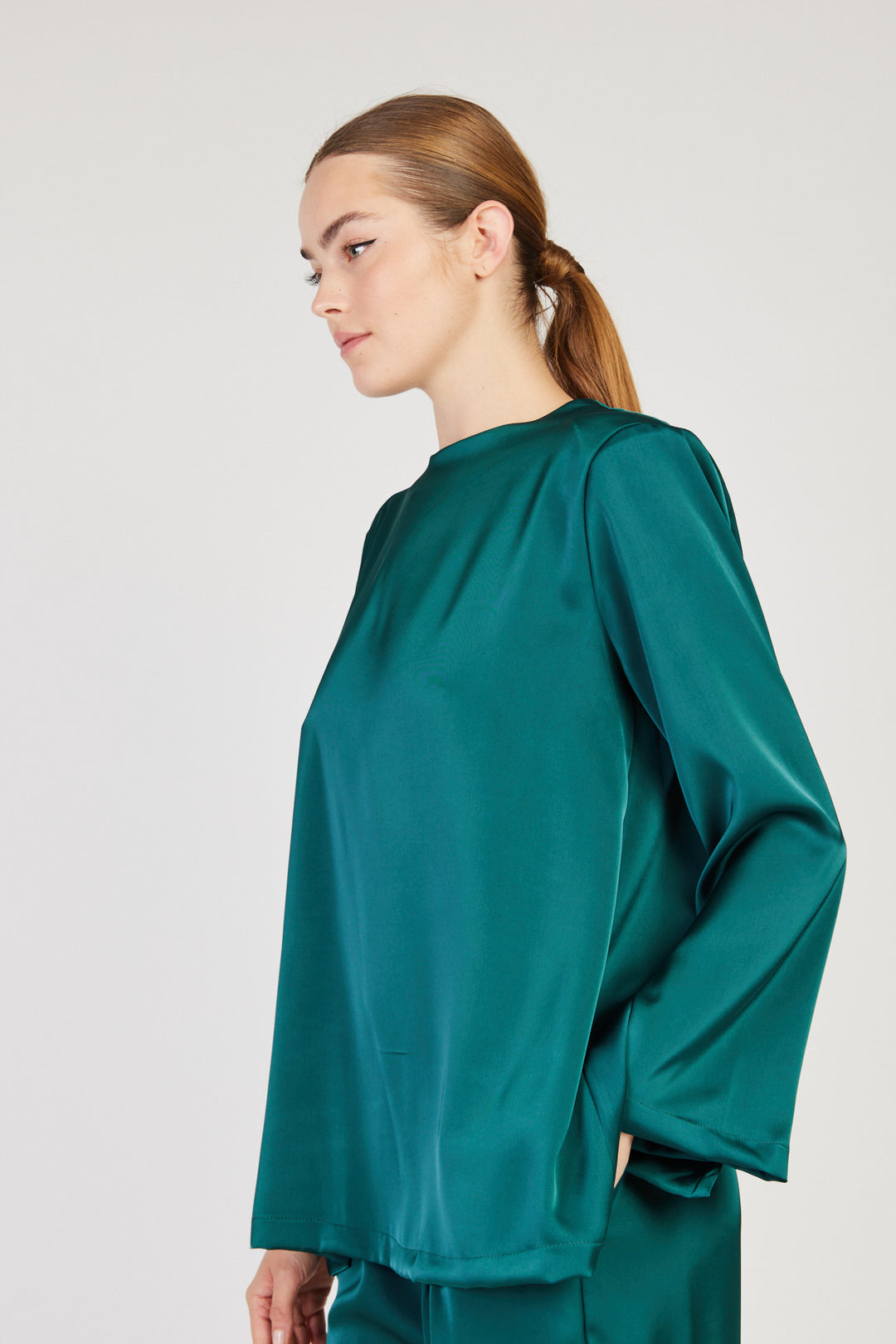 חולצת Himani בצבע ירוק כהה