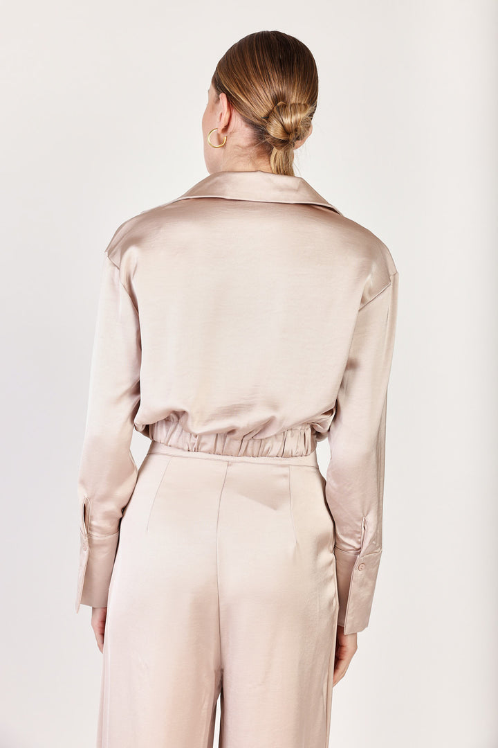 חולצת סאטן ארוכה Collette בצבע בז'