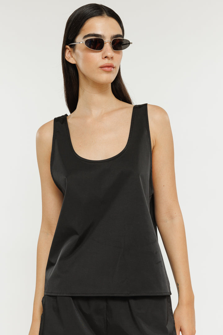 גופיית ניילון Kamil בצבע שחור