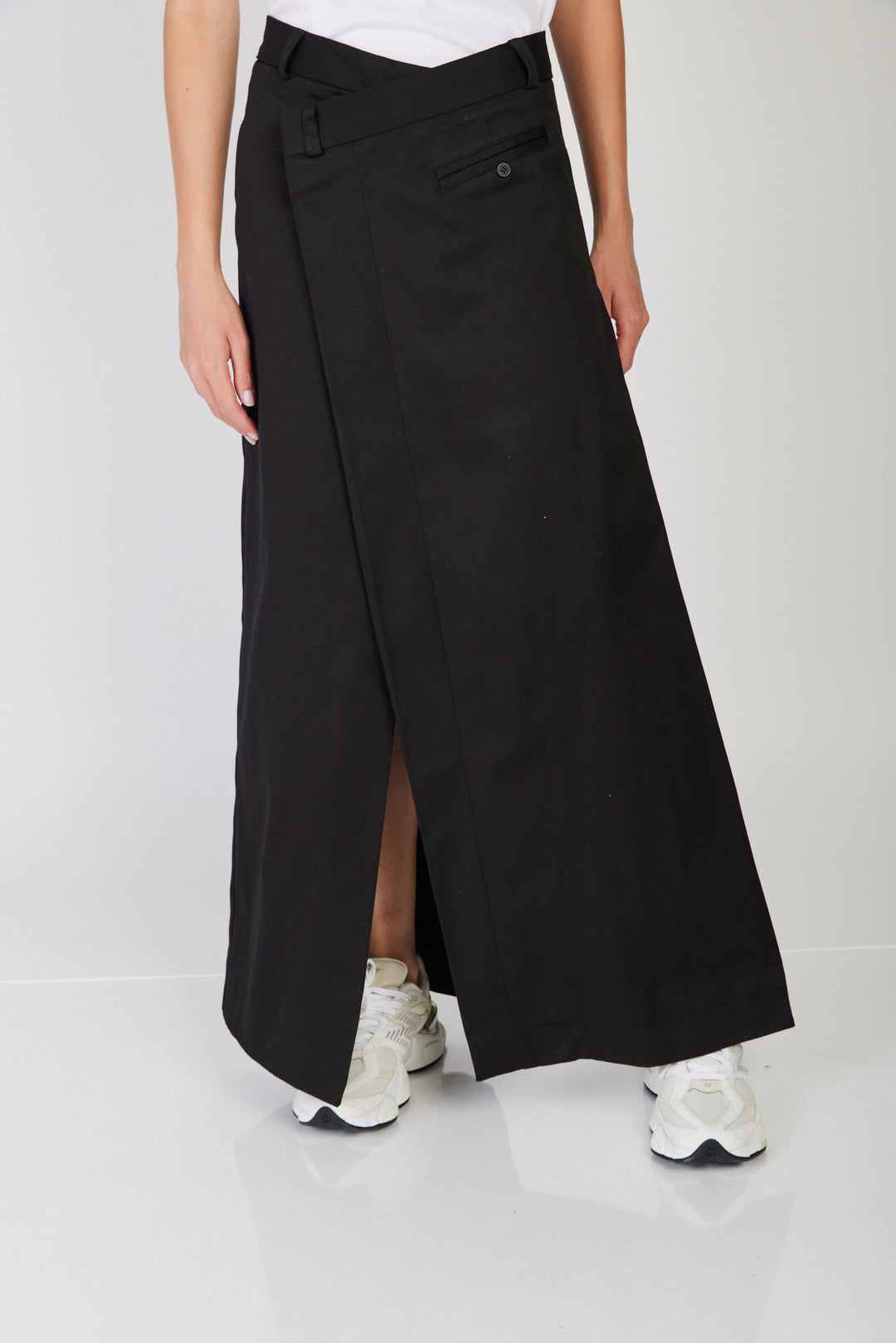 חצאית מקסי Lucila מחוייטת בצבע שחור