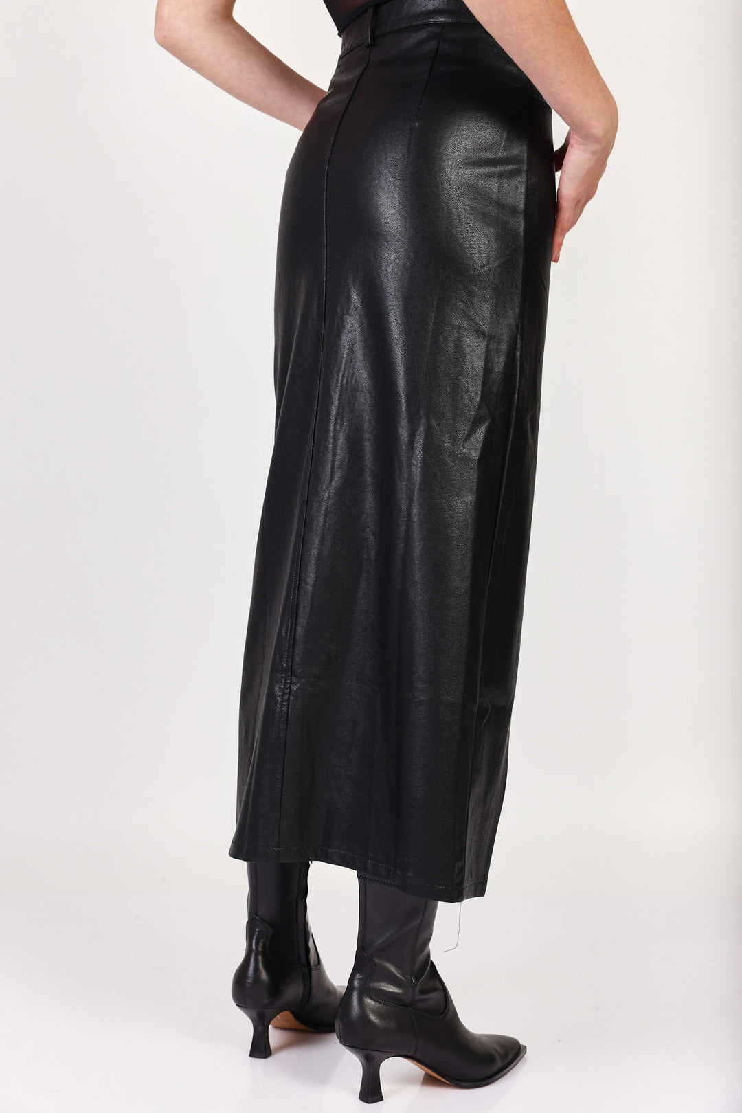 חצאית דמוי עור Camille בצבע שחור