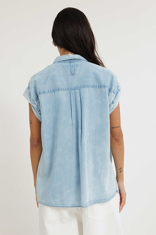 חולצת דנים קצרה עם שרוולים