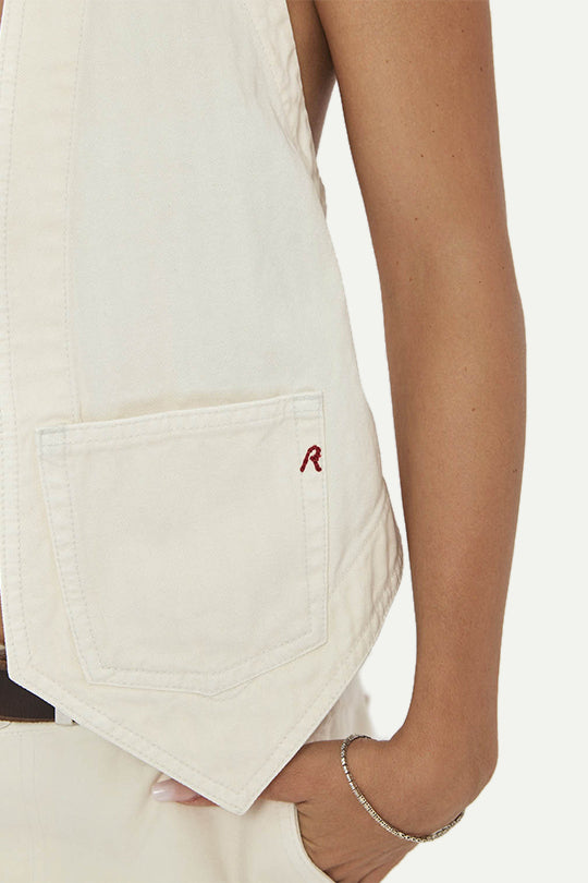 וסט ג׳ינס לנשים בצבע שמנת