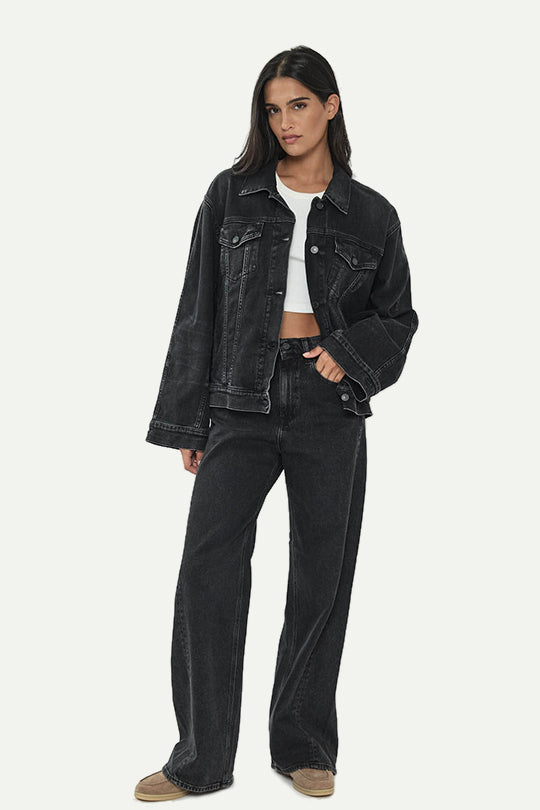 ג’קט ג’ינס בצבע אפור