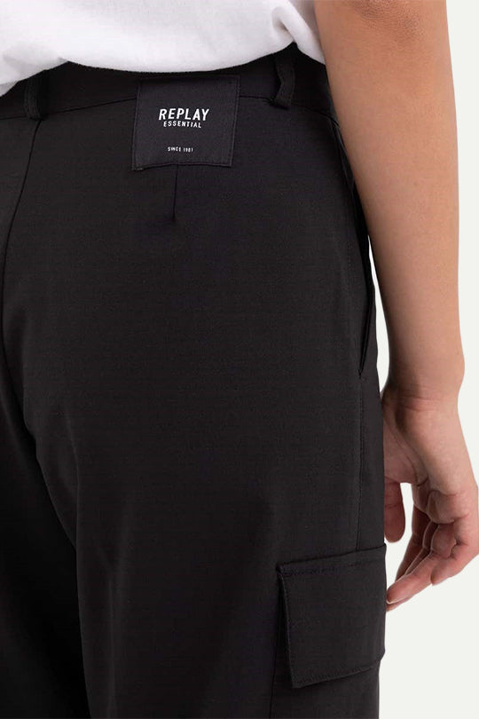 מכנסי Cargo בצבע שחור