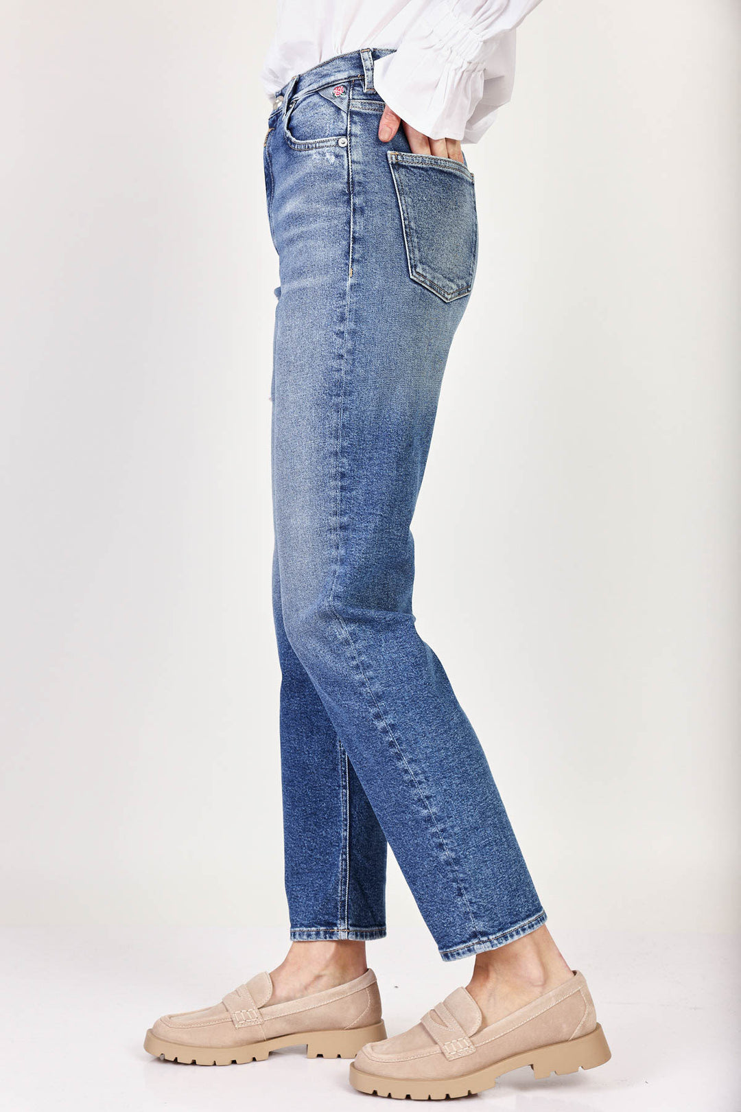 מכנסי ג'ינס Straight Leg עם שפשופים