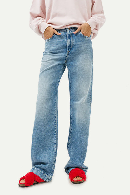 ג'ינס רחב בגזרה גבוהה בצבע כחול