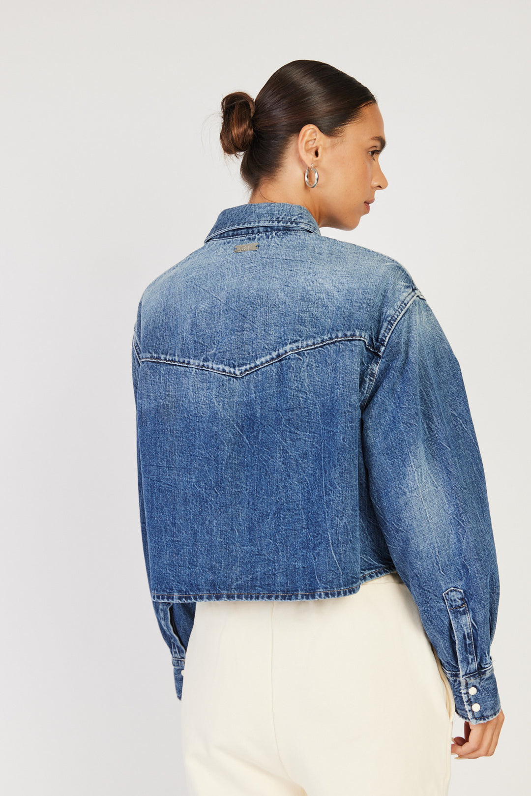 ג'קט ג'ינס Camicie Crop בצבע כחול