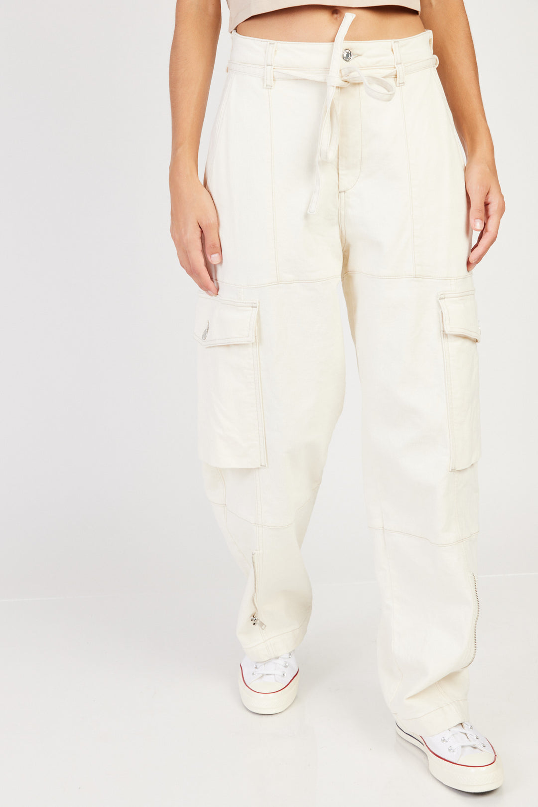 מכנסי ג'ינס Cargo בצבע לבן
