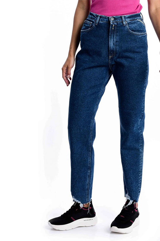 ג'ינס סקיני עם קרעים בסיומת בצבע כחול