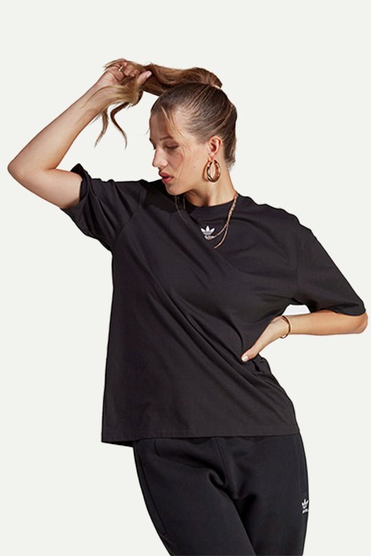 טי שירט קצרה בצבע שחור עם לוגו - Adidas