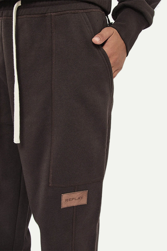 מכנסי טרנינג ארוכים בצבע חום