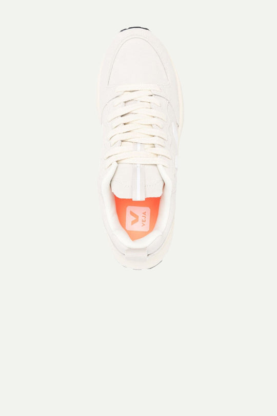נעלי סניקרס Venturi VC Suede בצבע לבן