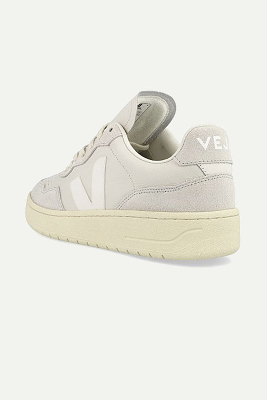 נעלי סניקרס V-90 בצבע לבן