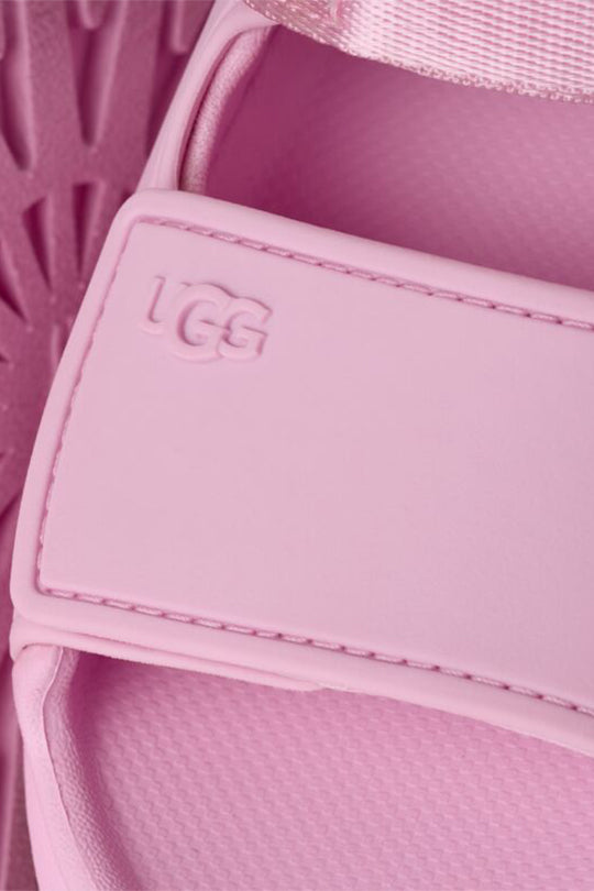 סנדלי פלטפורמה בצבע ורוד עם רצועות סקוץ׳