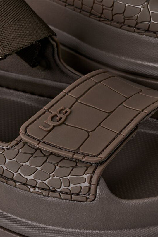 סנדלי פלטפורמה בצבע חום עם רצועות סקוץ׳