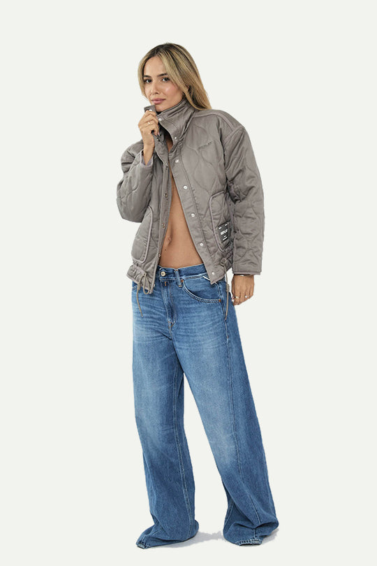 מעיל קווילט בצבע אפור