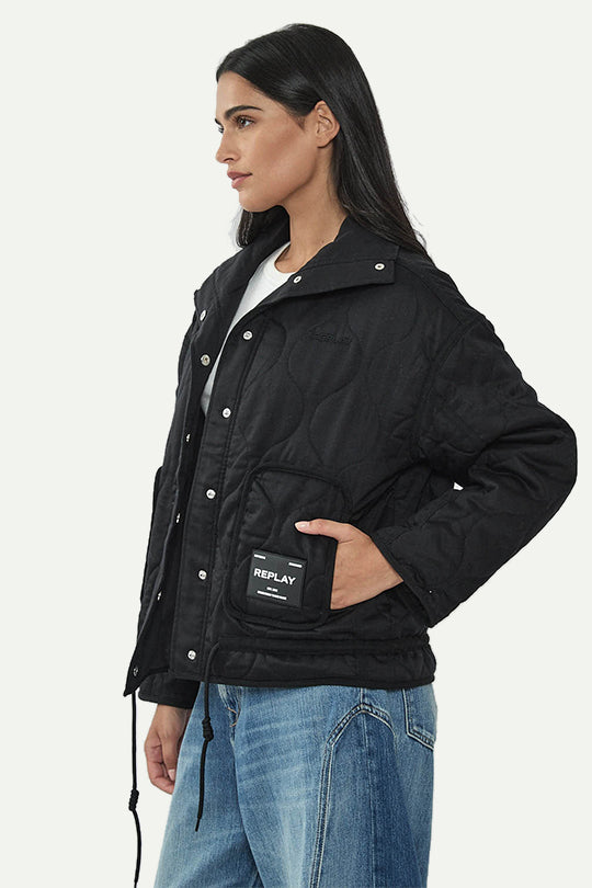 מעיל קווילט בצבע שחור