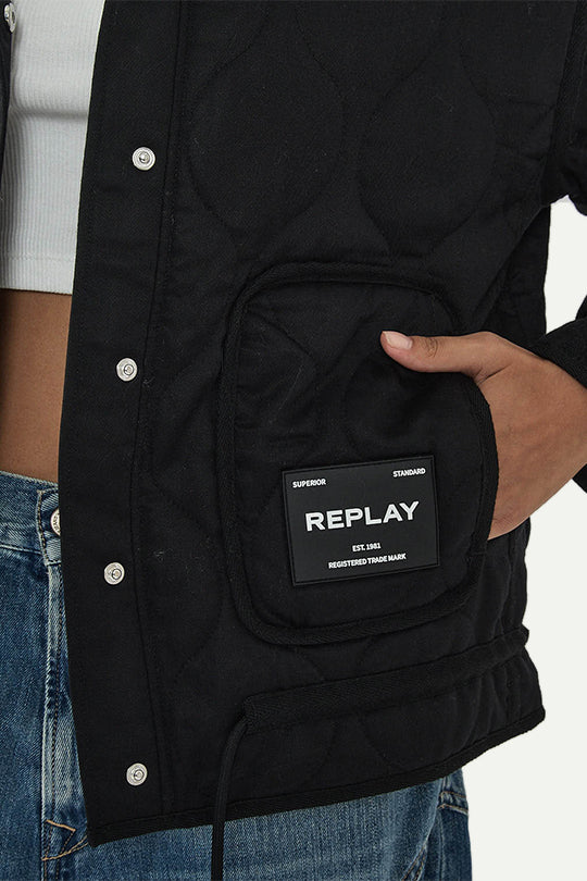 מעיל קווילט בצבע שחור