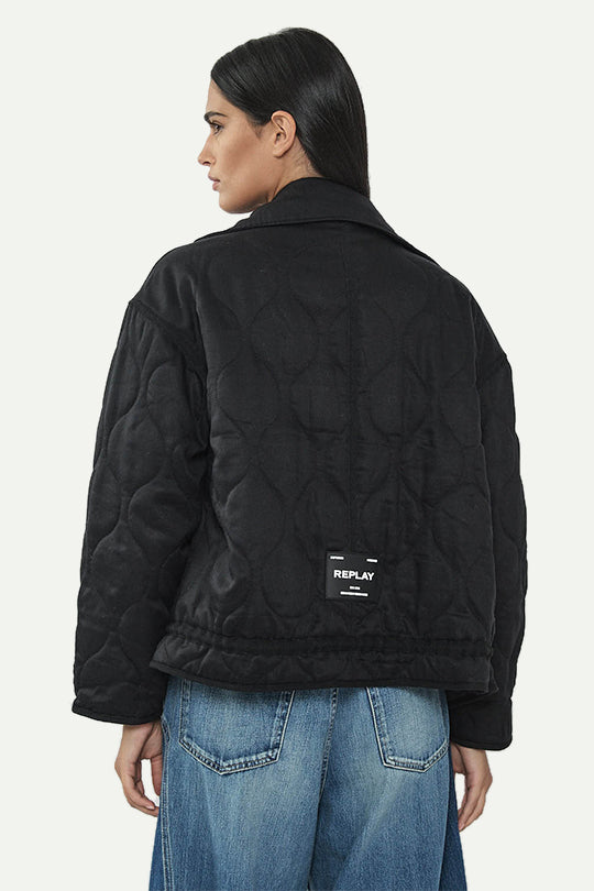 מעיל קווילט בצבע שחור