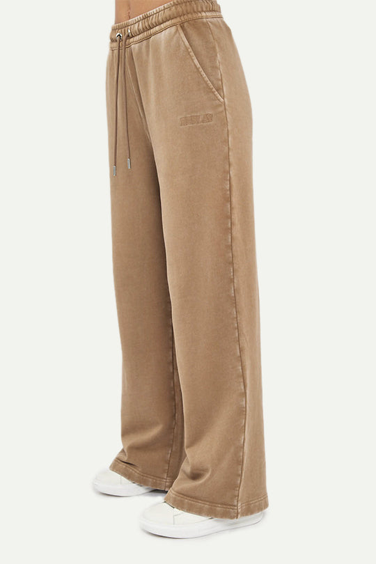 מכנסי טרנינג רחבים לנשים בצבע חום